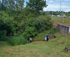   Voluntários limpam e preservam Rio Cascavel