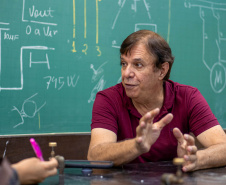 Alunos da rede estadual estudam e promovem melhorias em veículos elétricos