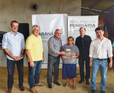 Governo do Estado entrega 94 títulos de domínio e matrículas em Ivaí, nos Campos Gerais