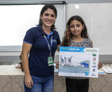  Alunos da rede estadual de ensino de Paranaguá e Antonina são premiados por desenhos e frases sobre o porto