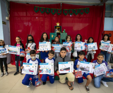  Alunos da rede estadual de ensino de Paranaguá e Antonina são premiados por desenhos e frases sobre o porto