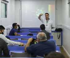 Programas de qualificação formam 12 mil pessoas e alavancam empregos na indústria e comércio