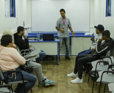 Programas de qualificação formam 12 mil pessoas e alavancam empregos na indústria e comércio