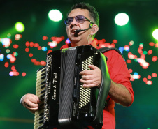 Dupla George Henrique & Rodrigo e Trio Parada Dura agitaram noite de sábado no Litoral
