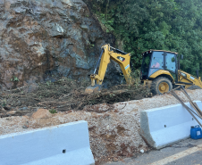 Obra de recuperação da BR-277 no Litoral entra na fase de contenção definitiva 