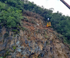 BR-277 - Contenção emergencial