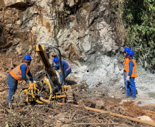 Obra de recuperação da BR-277 no Litoral entra na fase de contenção definitiva 