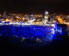 Edson & Hudson e Jeann & Julio encerram primeira semana de shows gratuito no Litoral - Na foto, show de  Jeann & Julio em Matinhs - 