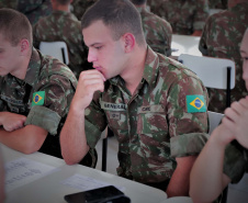 2º dia do "Mutirão Força de Trabalho Militar" oferece vagas em empresas da Região Norte de Curitiba