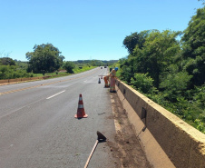 Rodovia estadual de Mandaguari recebe serviços de conservação, pintura e roçada