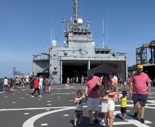   Mais de 3,5 mil pessoas visitam embarcações da Marinha no Porto de Paranaguá