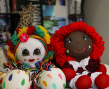 Pessoas privadas de liberdade fabricam brinquedos doados durante o Verão Maior Paraná