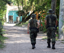 Policiamento na Ilha do Mel garante temporada mais tranquila aos moradores, comerciantes e turistas