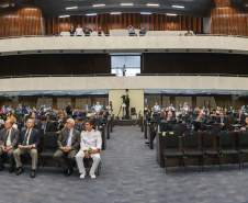 Na abertura dos trabalhos, Ratinho Junior entrega balanço de 2022 à Assembleia 