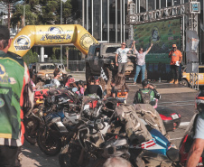 Mais de 1.200 pessoas acompanharam a festa de premiação do Rally Transparaná
