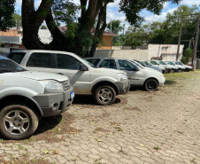Governo promove leilão de veículos e sucatas de automóveis