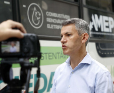 Apresentação do ônibus a gás