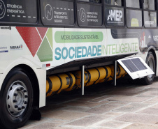 Apresentação do ônibus a gás