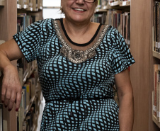 Sem acesso a uma biblioteca até a fase adulta, Marta Sienna hoje é a responsável por conectar todas as bibliotecas públicas do Paraná