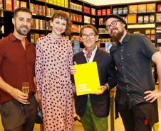 Lançamento do livro do Museu Oscar Niemeyer reúne artistas, curadores e patronos da instituição