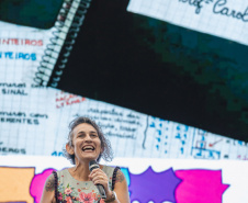 Com projeto “Caderninho de Matemática”, professora da rede estadual produz conteúdo para alunos e professores de todo o Brasil