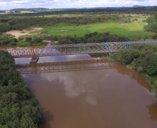 Ponte metálica entre a Lapa e Campo do Tenente está ficando com cara nova 