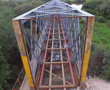 Ponte metálica entre a Lapa e Campo do Tenente está ficando com cara nova 