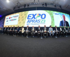 O vice-governador Darci Piana e o secretário da Agricultura, Norberto Ortigara, participaram da abertura da ExpoApras 2023.