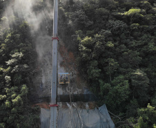 Análise indica reforços na contenção do km 41 da BR-277; obra termina dia 15 