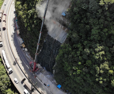 Análise indica reforços na contenção do km 41 da BR-277; obra termina dia 15 
