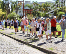 Porto de Paranaguá recebe luxuoso navio e passageiros têm passeios agendados no Litoral