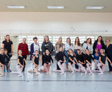 Homenagem às mães - Escola de Dança teatro guaíra