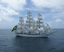 Marinha do Brasil e Portos do Paraná convidam para visitação ao veleiro Cisne Branco