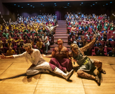Musical Itan e Tal volta ao Guairinha no mês de maio pelo projeto Crianças no Teatro