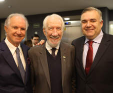 O governador em exercício Darci Piana  participa da premiação do III Ranking das 100 Maiores Sociedades Anônomas do Paraná.