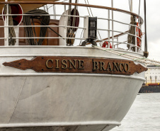 Marinha do Brasil e Portos do Paraná convidam para visitação ao veleiro Cisne Branco