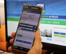 Mais de 220 mil pessoas podem transferir saldo de R$ 100 do Paraná Pay para conta bancária 