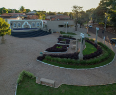 Desde que foi reformada, ampliada e entregue, em outubro do ano passado, a Praça Antônio Geraldo Mendes tornou-se ponto de encontro para os moradores de Leópolis, município de 4.145 habitantes no Norte do Paraná.
