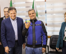 Mecânico de Foz do Iguaçu recebe prêmio de R$ 1 milhão do Nota Paraná