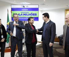 aSFALTO NOVO VIDA NOVA