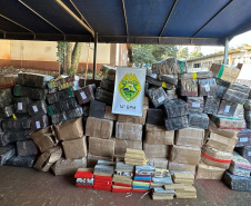 Polícia Militar apreende carreta com mais de duas toneladas de drogas em Foz do Iguaçu