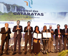 18ª edição, o Festival das Cataratas promoveu, na noite desta quarta-feira (31), no Hotel Recanto Cataratas, a solenidade de abertura do evento. Contou com a participação do governador do Paraná, Carlos Massa Ratinho Junior, Daniela Carneiro, ministra de Turismo do Brasil, e Sofía de Montiel de Afara, ministra do Turismo do Paraguai.