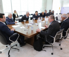 Governador Carlos Massa Ratinho Jr em reunião com a cooperativa Agrária.