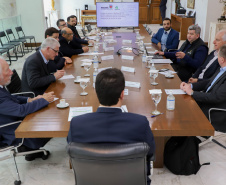 Governador Carlos Massa Ratinho Jr em reunião com a cooperativa Agrária.