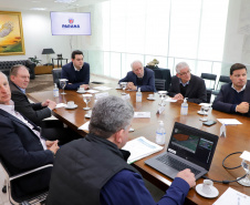 Governador Carlos Massa Ratinho Jr em reunião com a cooperativa Agrária.