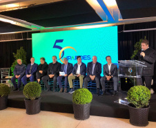 IPARDES ALex Adam SEPL Presidente Jorge Callado ao centro, com secere tario Guto Silva e ladeado de ex presidentes da instituicao