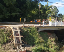 Reforma de pontes na PR-411 em Morretes