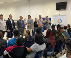 Mais de 500 pessoas participaram de Mutirão de Empregos para Migrantes em Curitiba