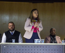 Começou nesta segunda-feira (17) a Caravana Juventude Negra Viva, evento realizado pelo Governo do Paraná em parceria com o Ministério da Igualdade Racial. Representantes do governo federal, da juventude negra, da Secretaria da Mulher, Igualdade Racial, e Pessoa Idosa (Semipi) e da Secretaria de Desenvolvimento Social e Família (Sedef) participaram da abertura, no Palácio das Araucárias, que discutiu pontos importantes para fortalecer a igualdade no Brasil.