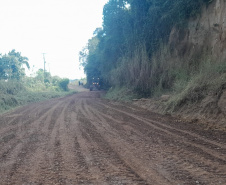 Ligação rodoviária entre Cerro Azul e Doutor Ulysses recebe melhorias